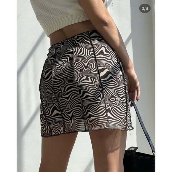 DIVIDED Brown Zebra Swirl Print Mesh Skirt Size Large - Picture 2 of 9